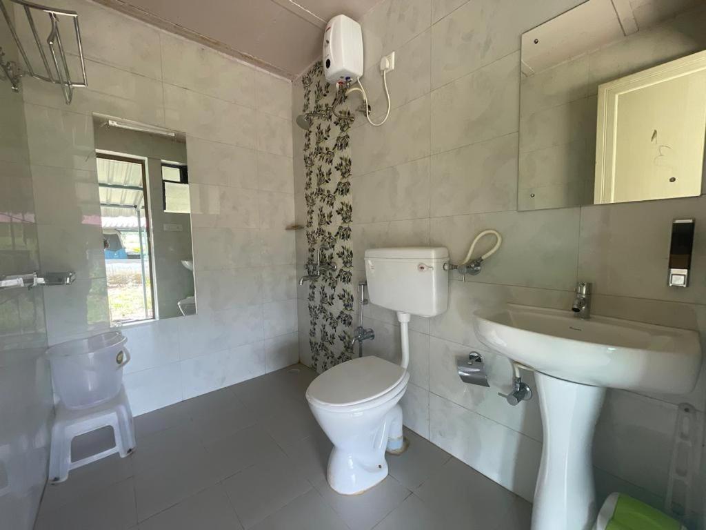 Satyam Farms Villa Jamb Bagian luar foto